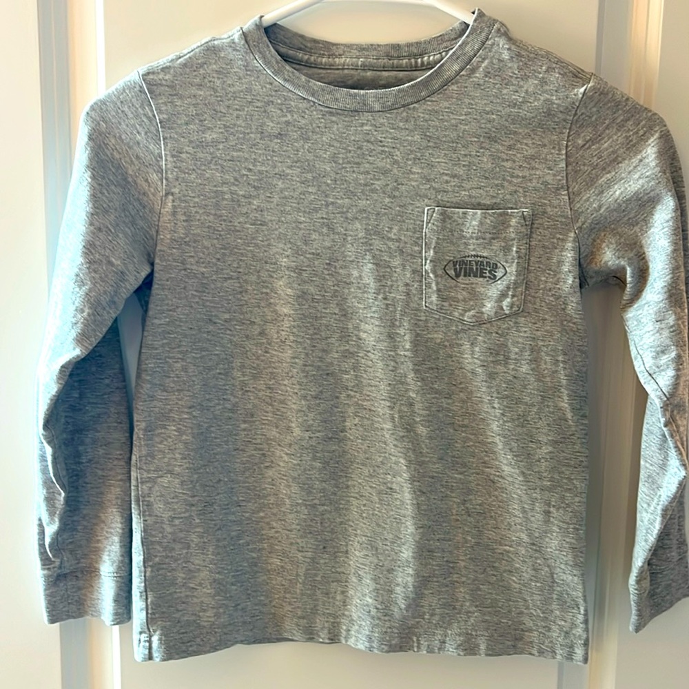 Vineyard Vines Boys 6 long sleeve tshirt. Grey.